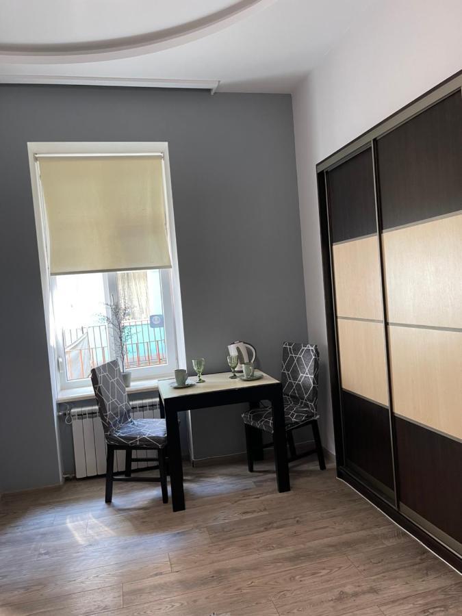 Apartment Near Opera Лвив Екстериор снимка